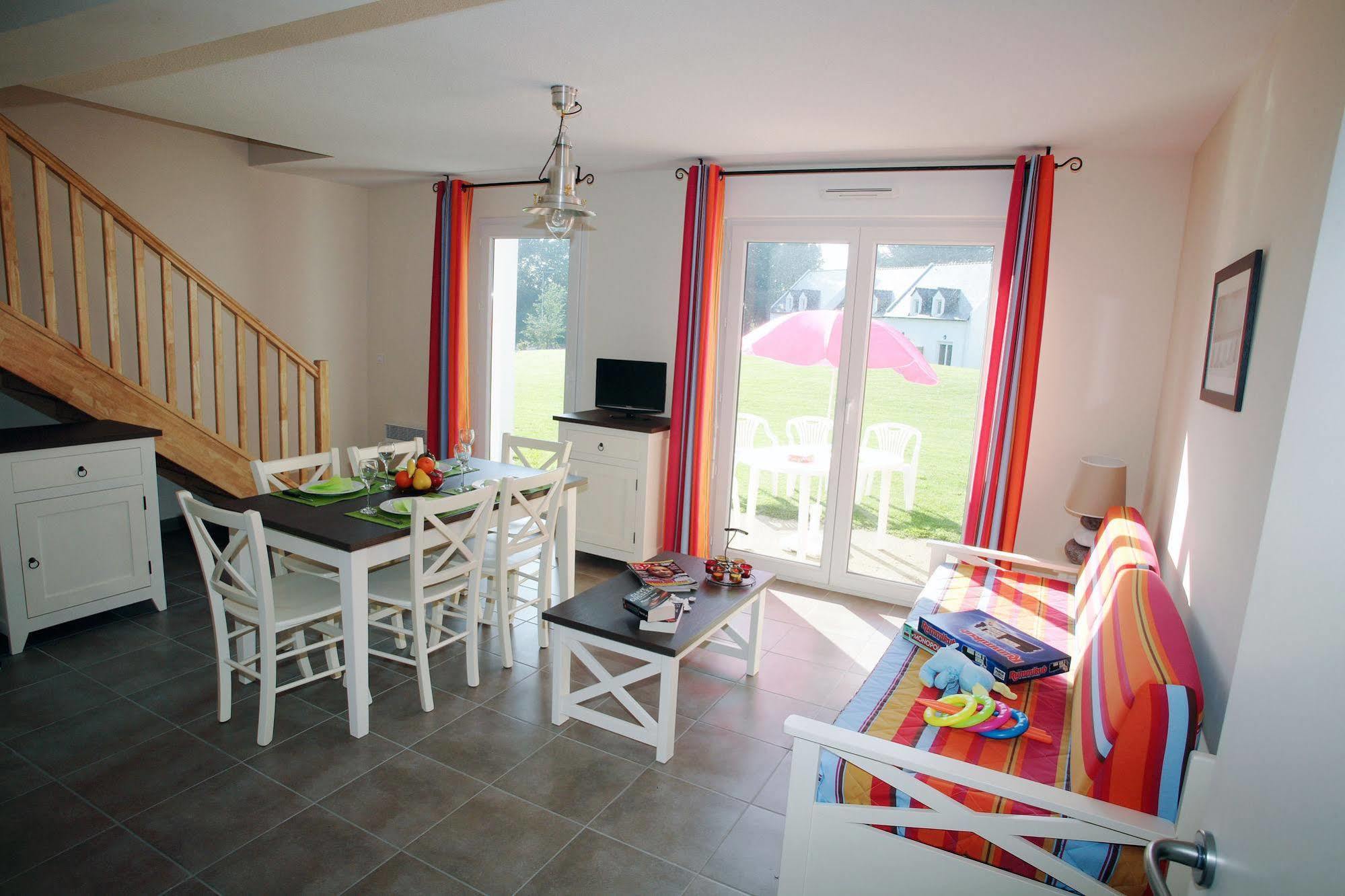 Residence Nemea Les Roches แซ็ง-โปล-เดอ-ลีอง ภายนอก รูปภาพ
